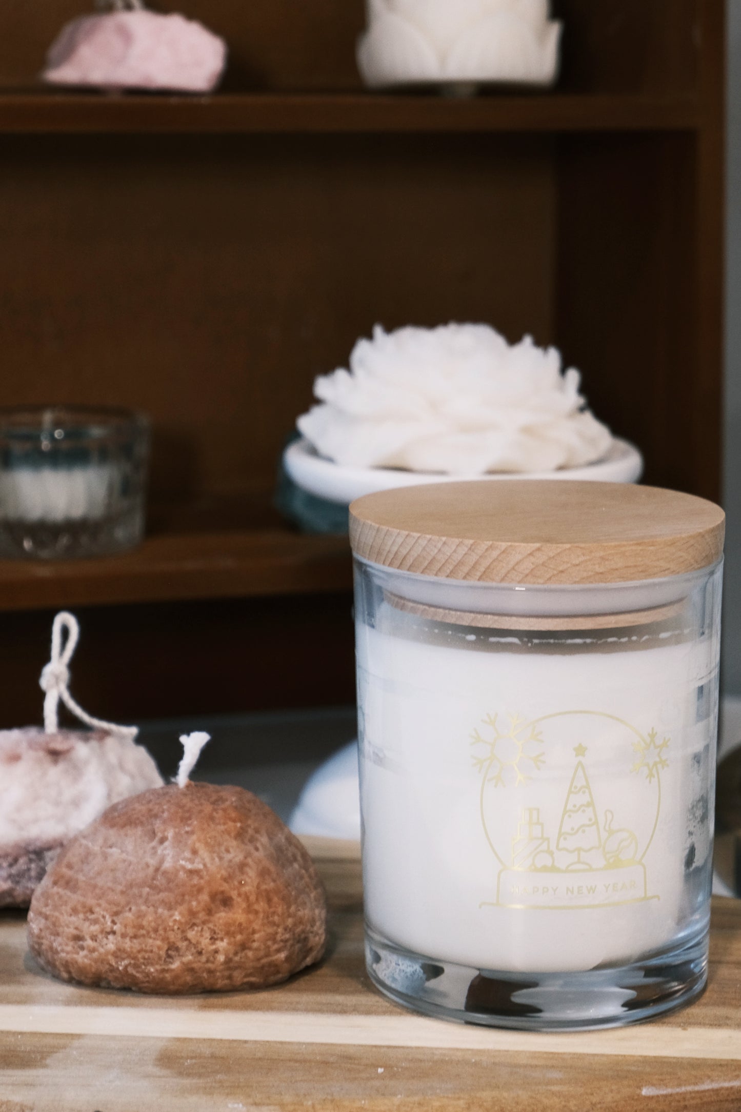 Glass candle with wooden lid 