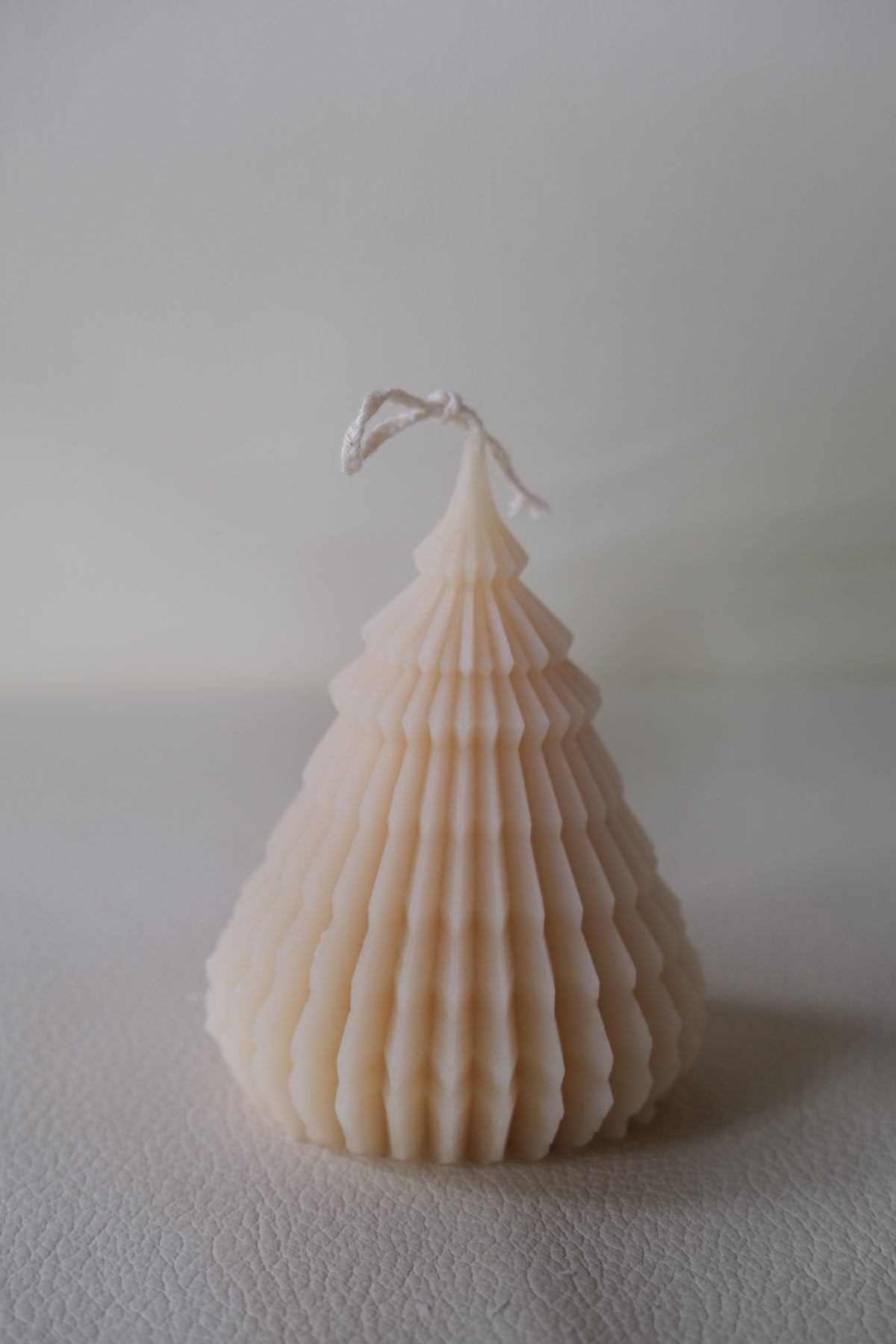 Small Sweeping Christmas Tree Candle